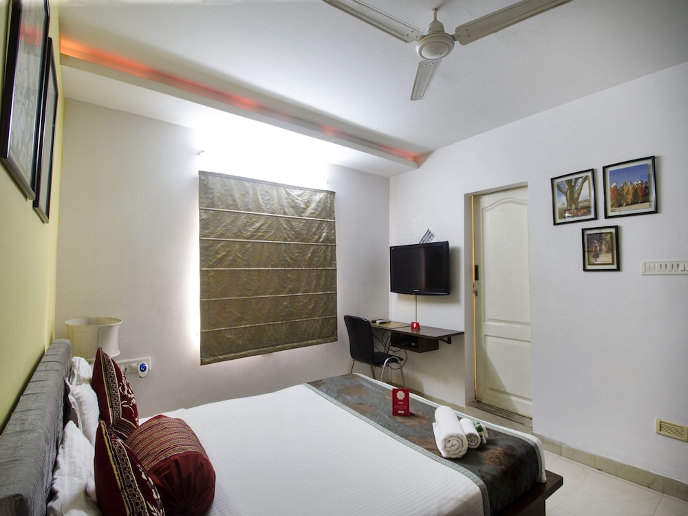 OYO Manikonda Near Inorbit Mall Cyberabad 7/20