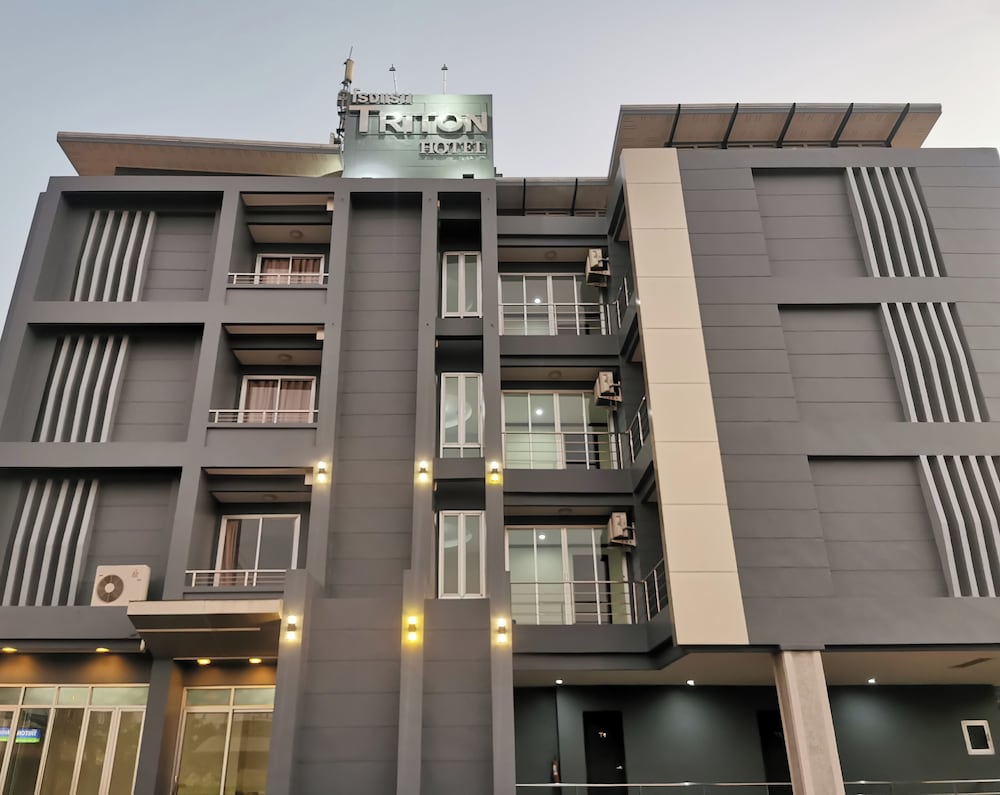 Triton Place photo1