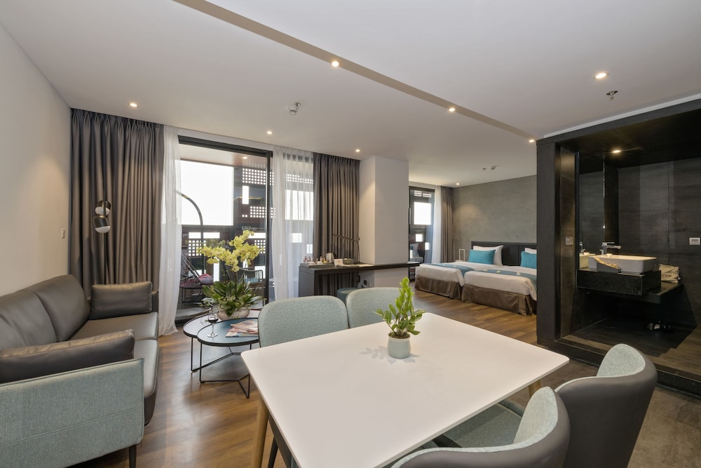 The Code Hotel And Spa 36/50
