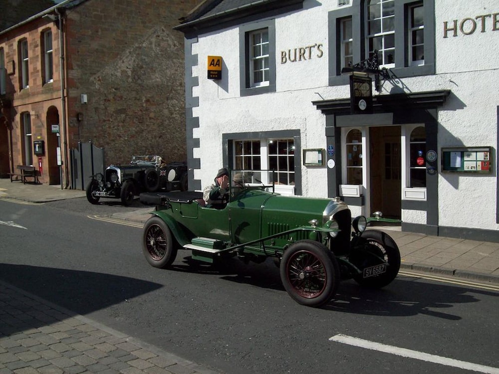 Burts Hotel 39/41