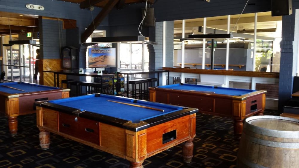 LAKE JINDABYNE HOTEL 9/75