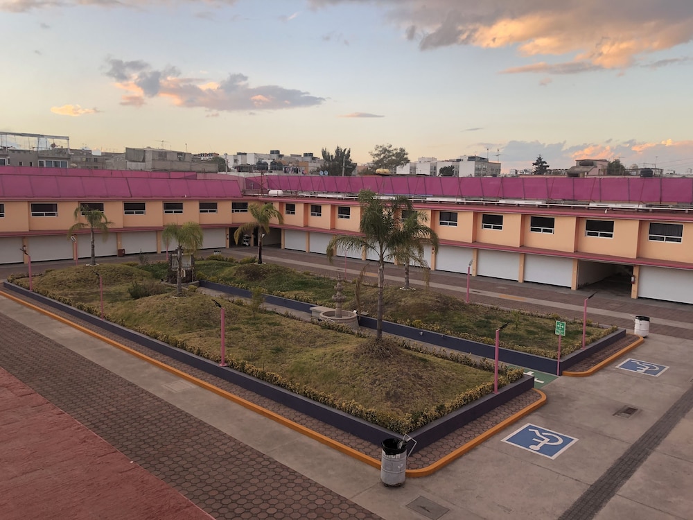 Hotel Villas 7 7/50