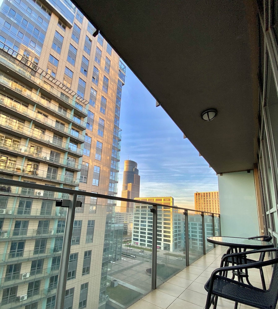Platinum Towers Country 2 Country 6/50