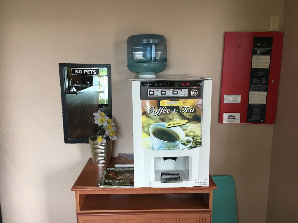 Del Amo Inn 17/26