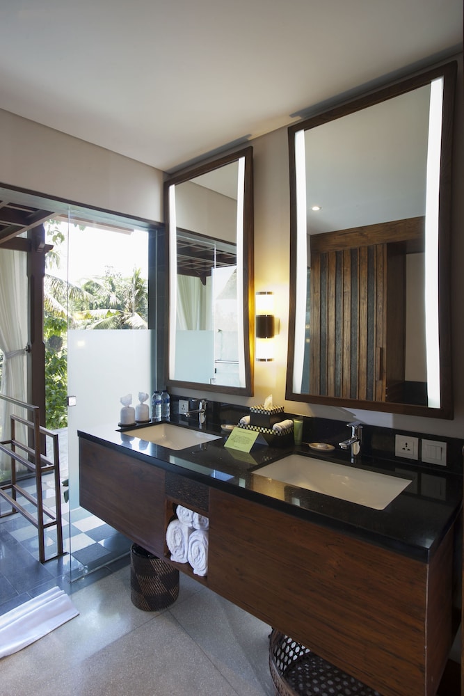 TEJAPRANA RESORT & SPA 50/50