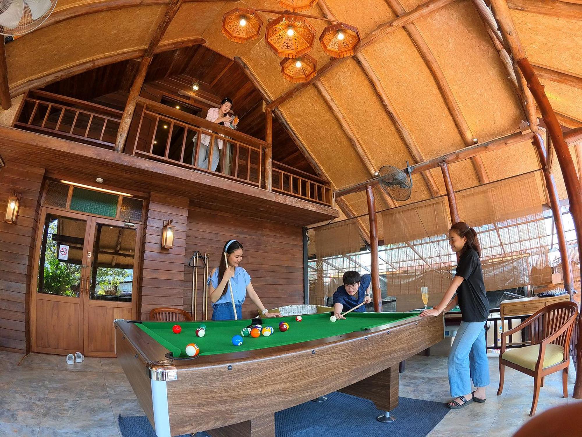 Sabai Riverside 8/50