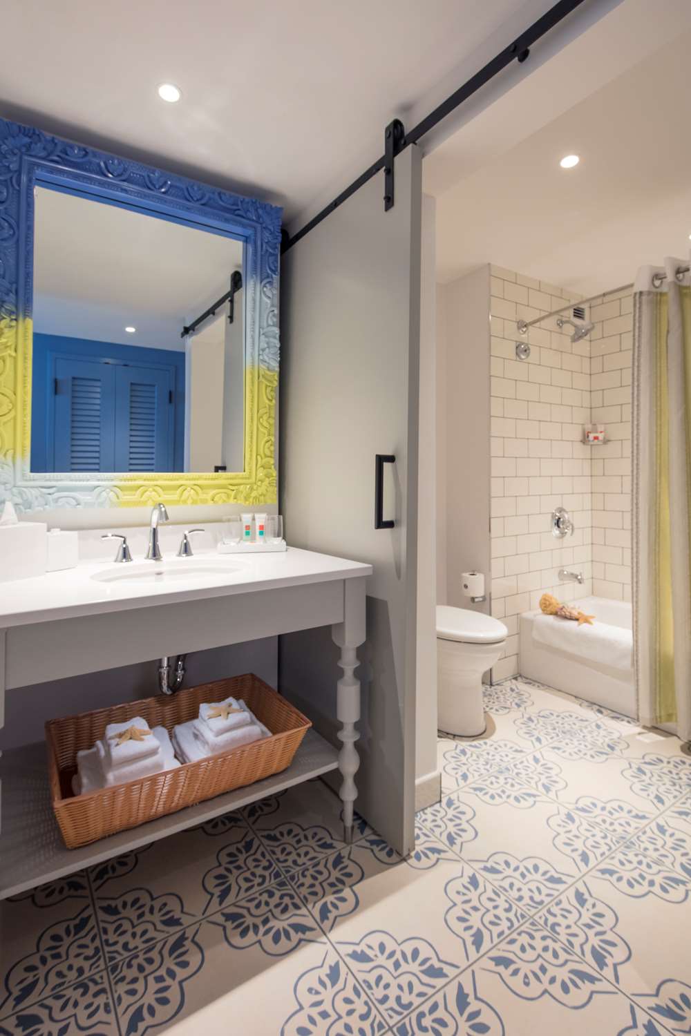 Universal's Loews Sapphire Falls Resort 21/21