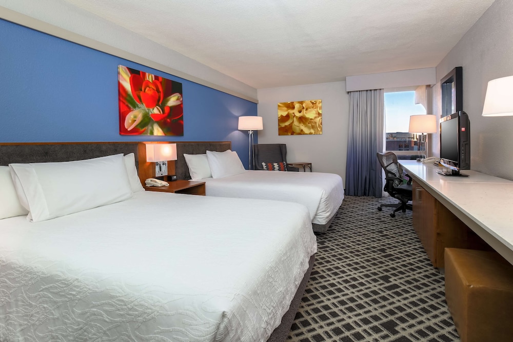 Hilton Garden Inn Dallas/Market Center 6/53