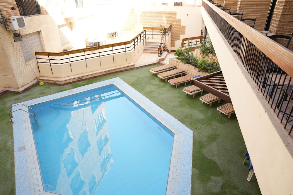Gaddis Hotel Suites and Apartments 47/75