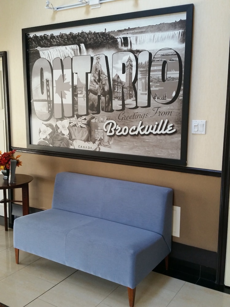 Super 8 by Wyndham Brockville 23/42