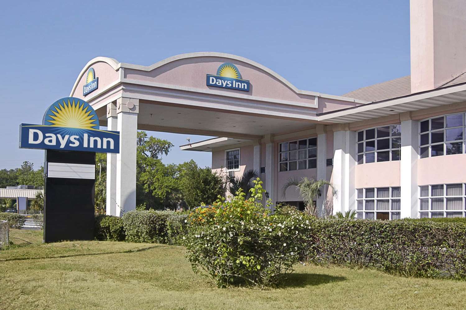 Days Inn by Wyndham Gainesville University 15/17