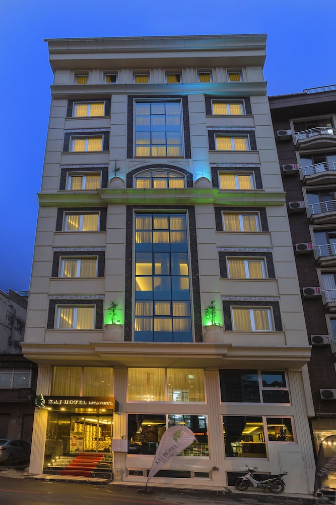 Atro Hotel 2/44