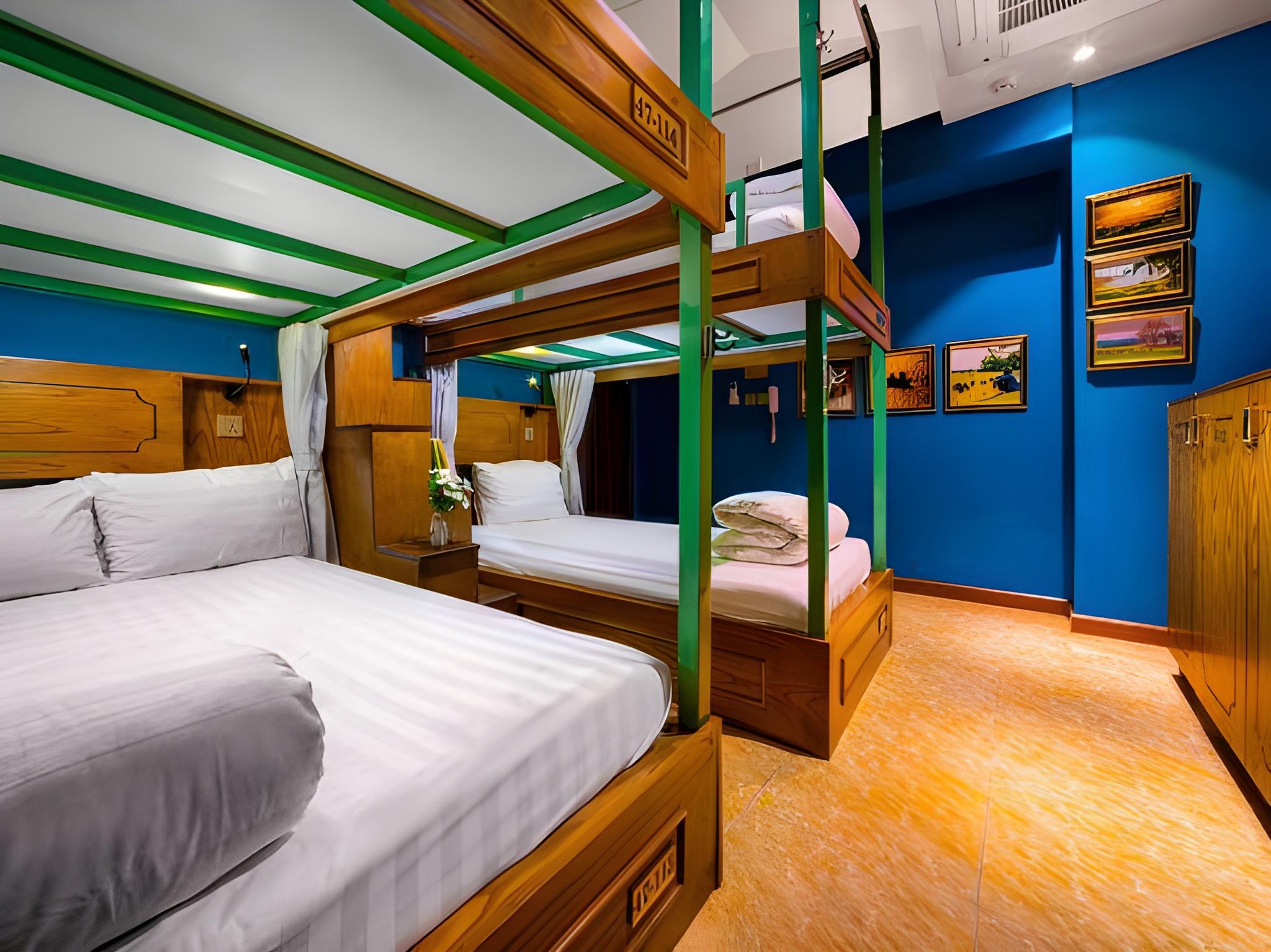 Female Dorm, Female Only, 6 Beds