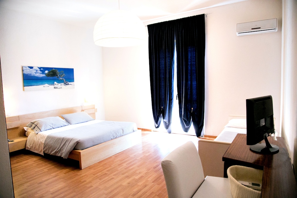 Hotel Kinda 11/50
