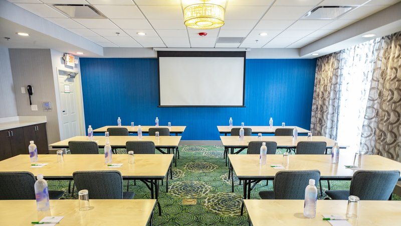 Holiday Inn Knoxville N - Merchant Drive 68/77