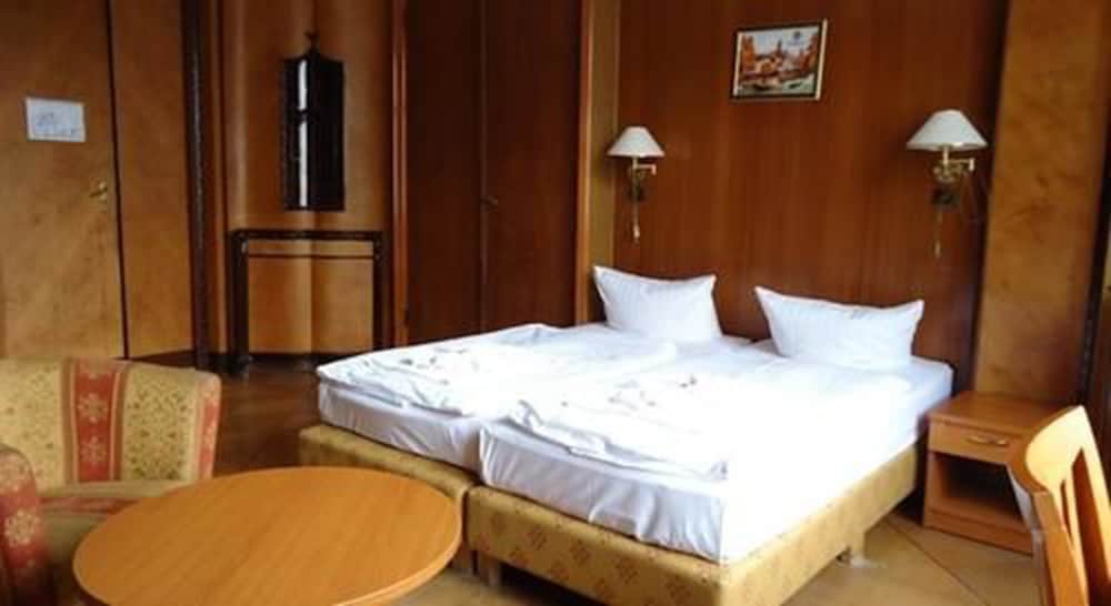Hotel Aster 28/64