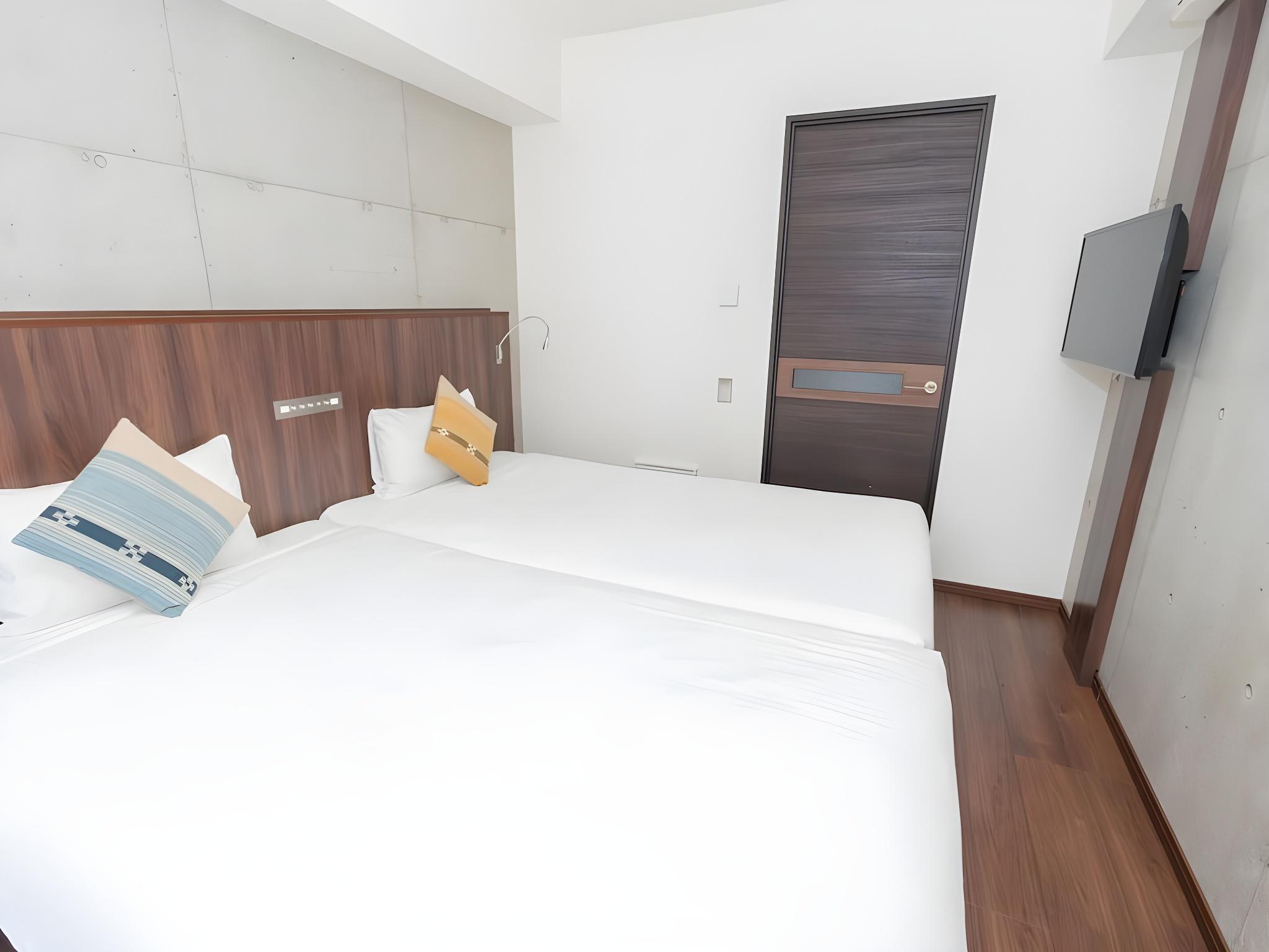 Room, Twin Beds, Washing Machine, Kitchen