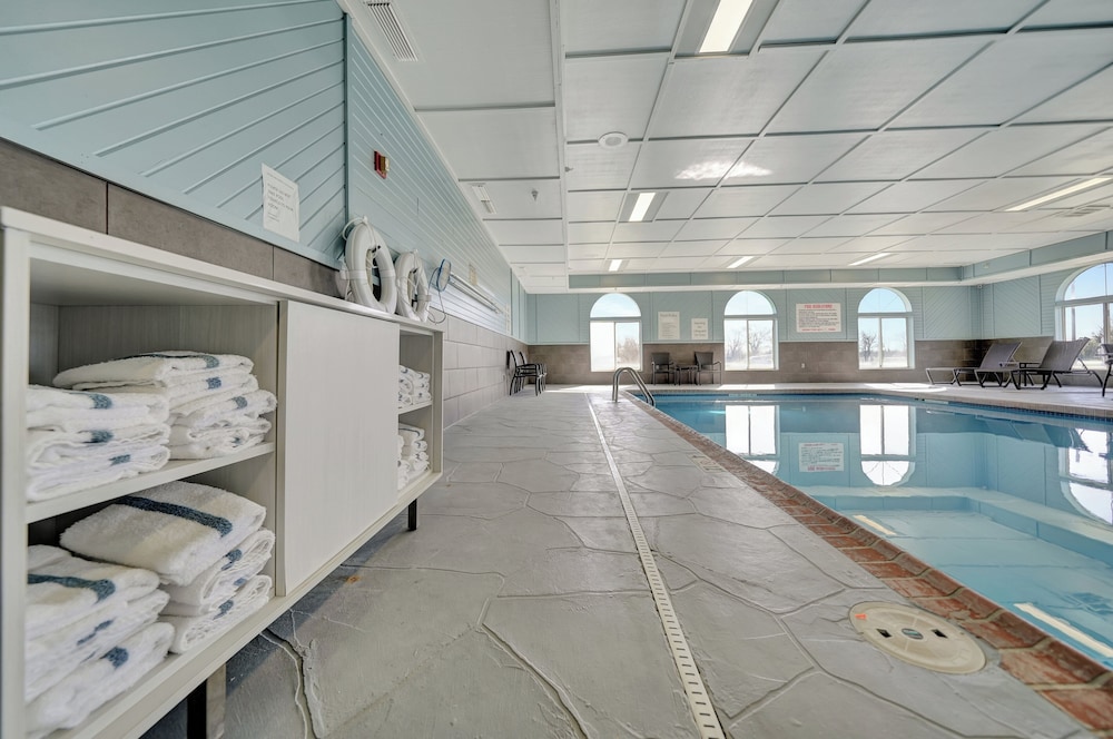Holiday Inn Express Hotel Suites Beatrice 32/76
