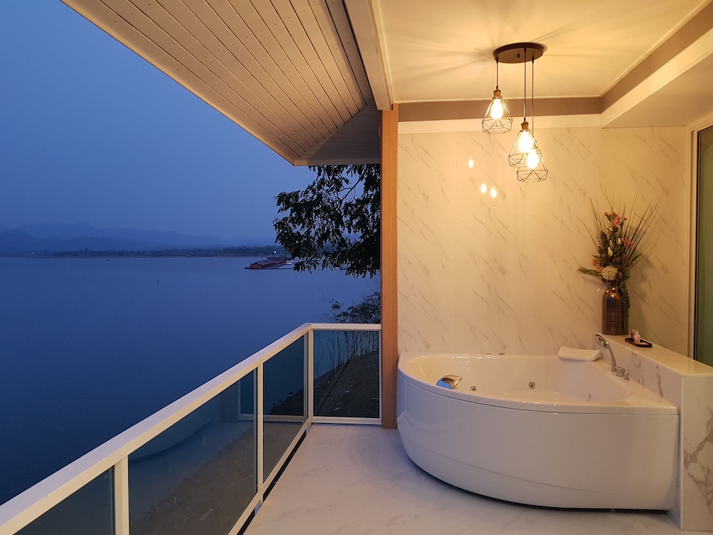 RAYA BURI RESORT 50/50