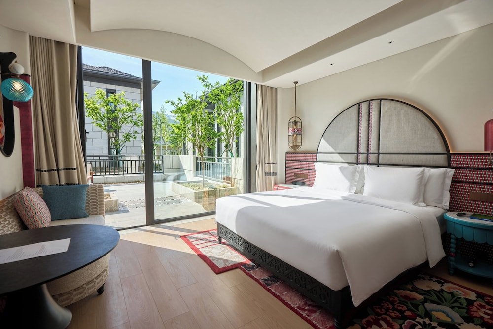 غرفة قياسية بسرير كينج، Hotel Indigo Sayram Lake by IHG 3/6