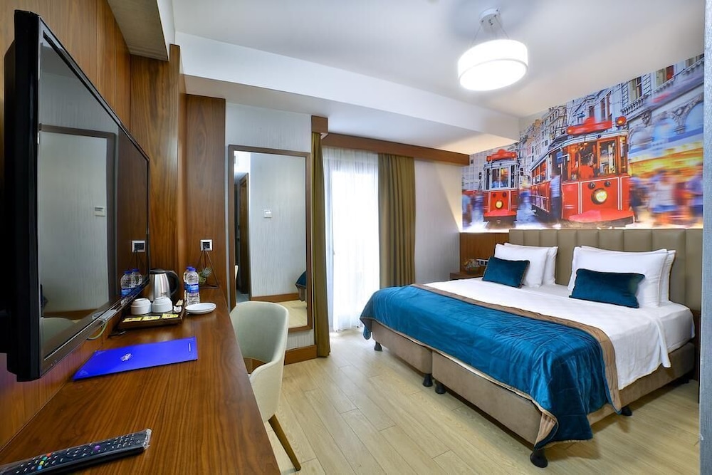 Standard, Double Bed, The Tango Hotel Taksim 3/4