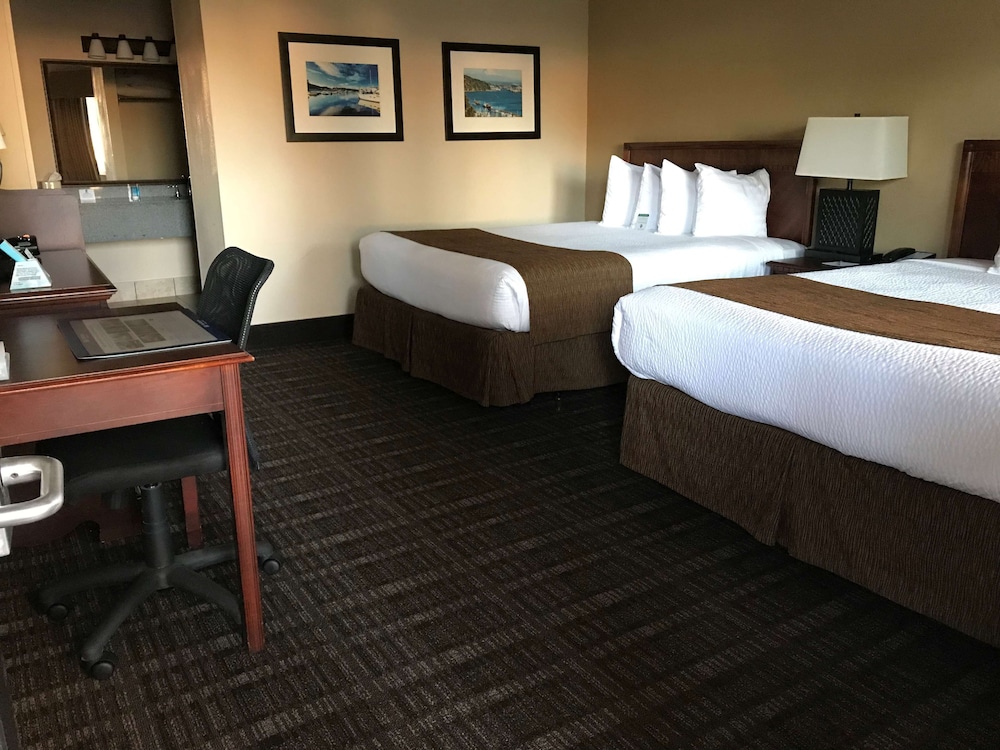 Standard, 2 Queen Beds, Best Western Lakewood 2/4