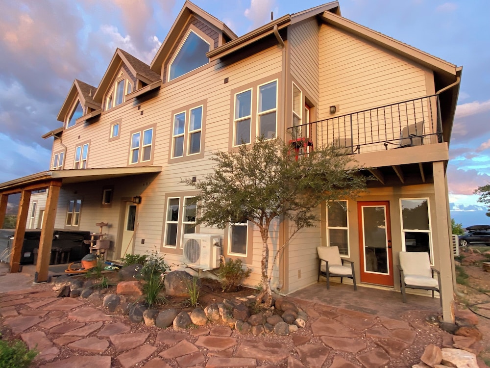 Skyridge Inn Bed & Breakfast 6/73