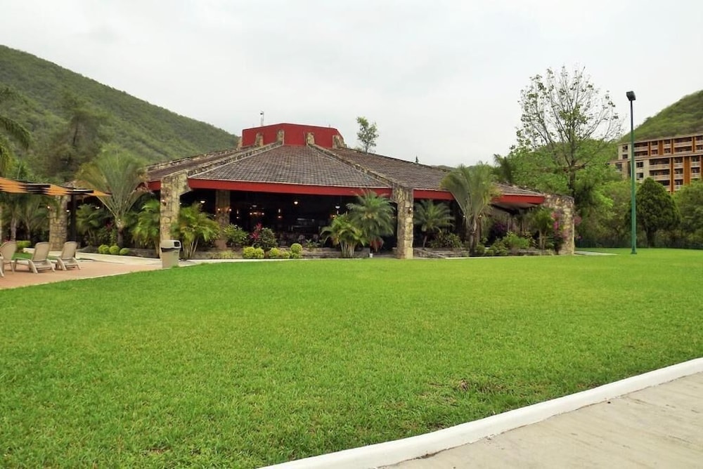 Bahia Escondida Hotel 61/65