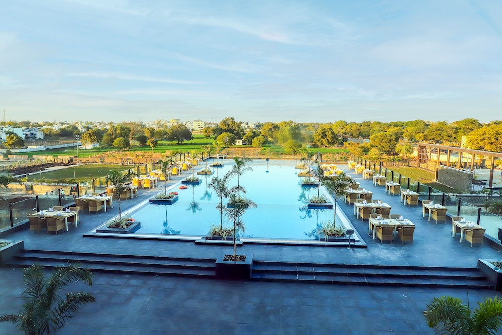 Essentia Luxury Hotel Indore 45/68