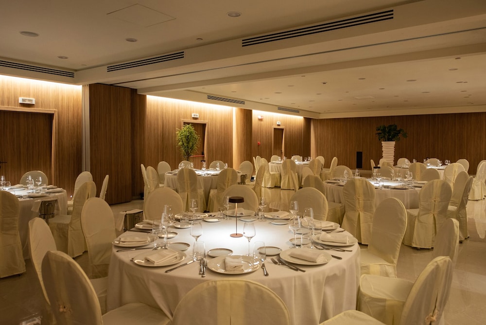 Gold Tower Lifestyle Hotel 43/60