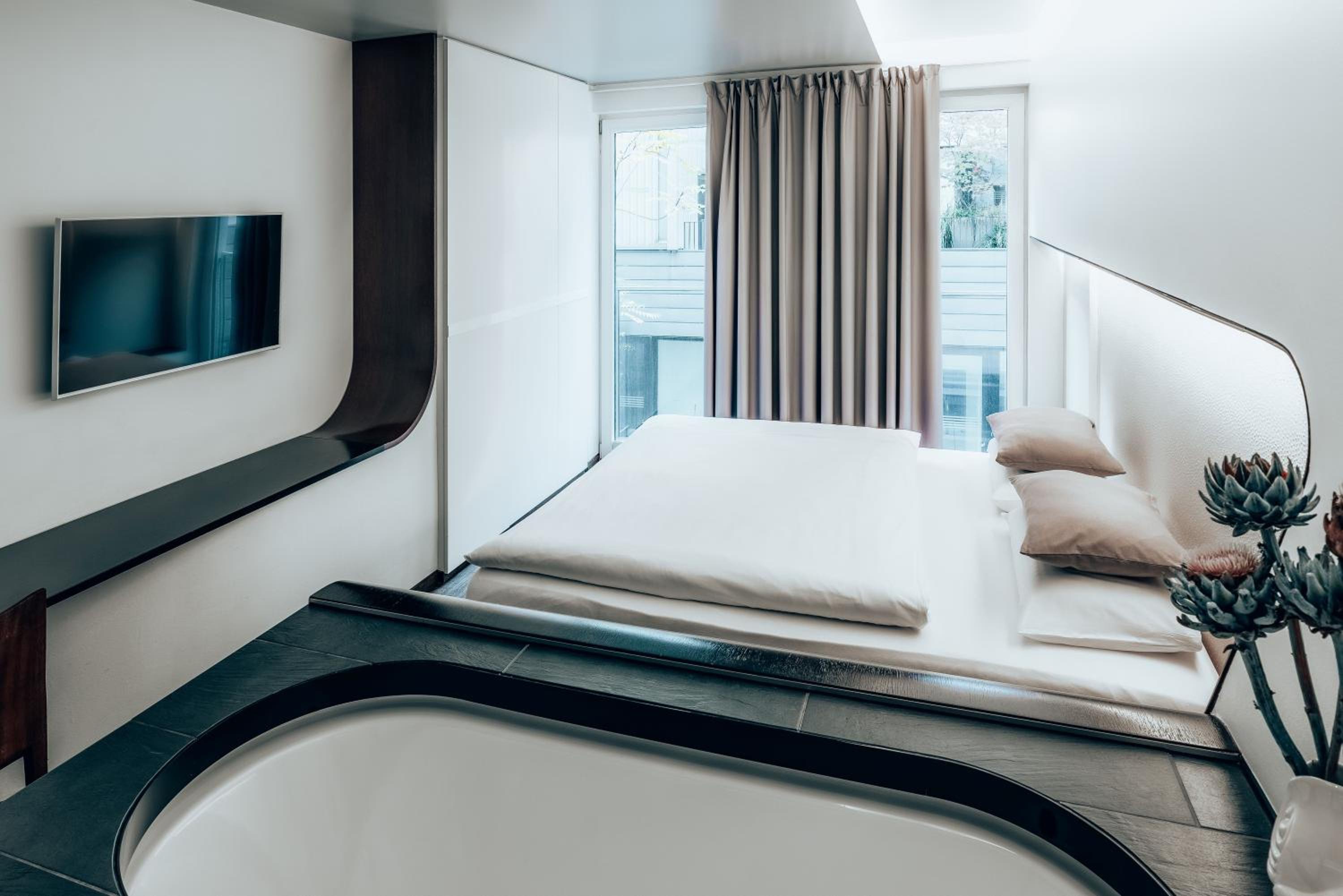 Room at HOTEL Q, BERLIN