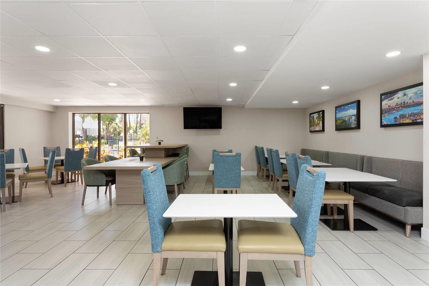 La Quinta Inn & Suites by Wyndham Ft Lauderdale Cypress Cr 35/44