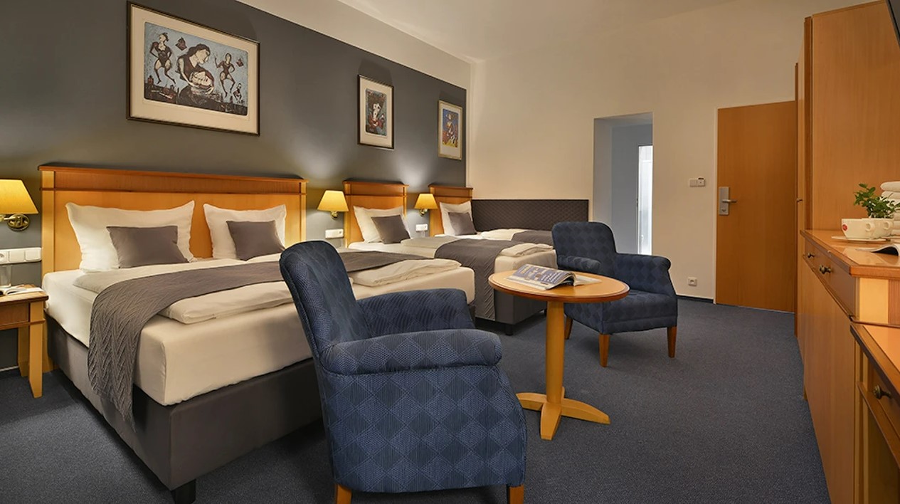Abe Hotel 7/32