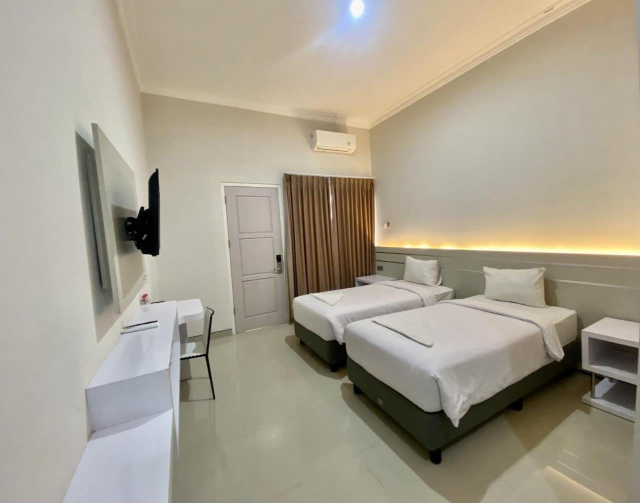 El Malik Hotel Sumenep 11/28