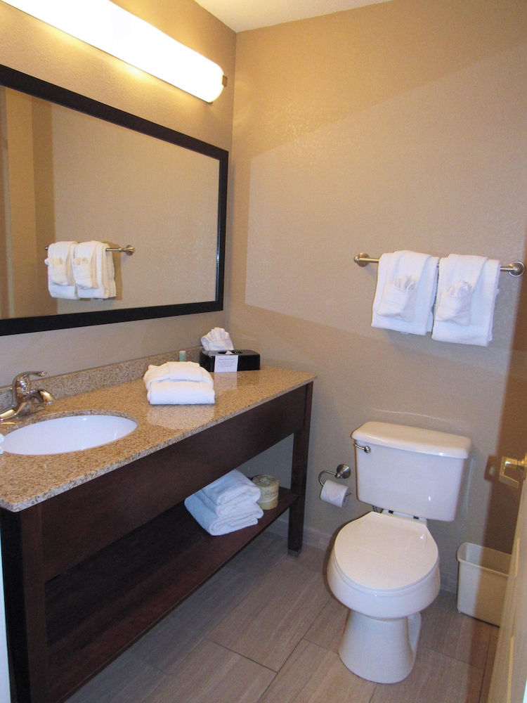 Red Roof Inn Fargo 16/31