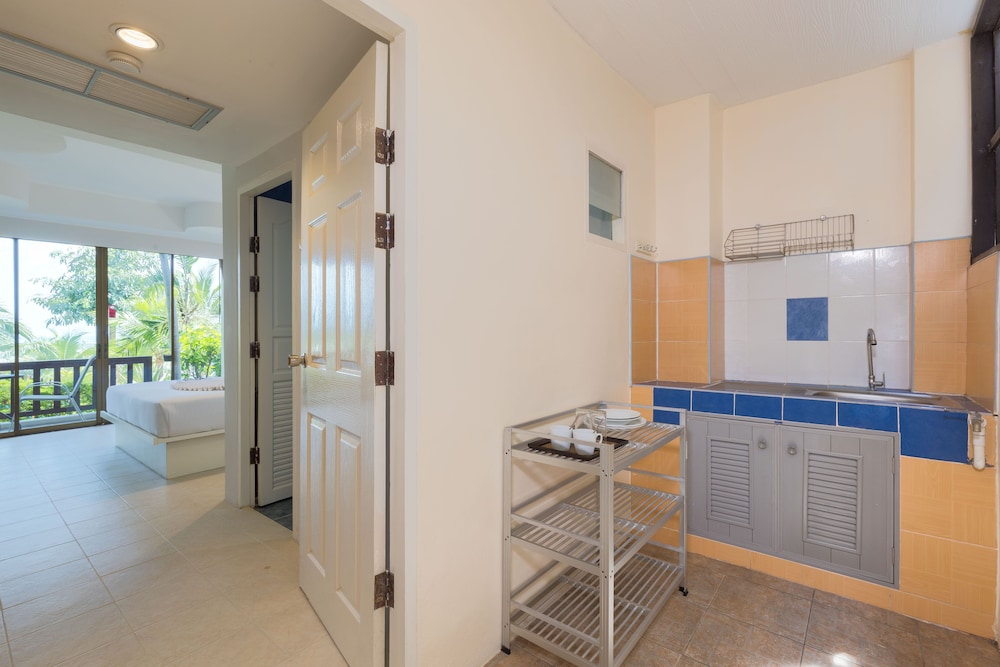 Sea Hills Resort 26/34