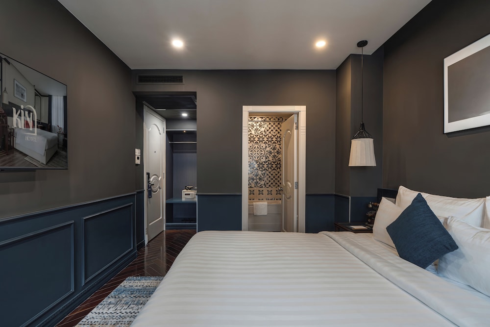 PREMIUM, DOUBLE BED, CITY VIEW