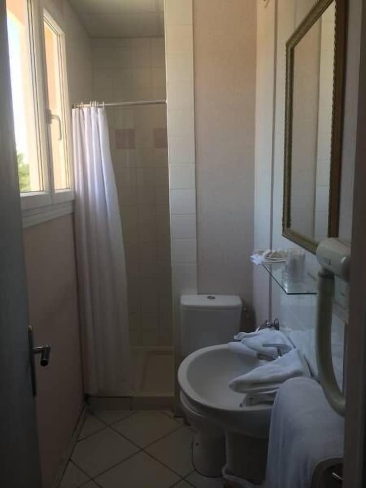 Hotel Saint Alban 15/18