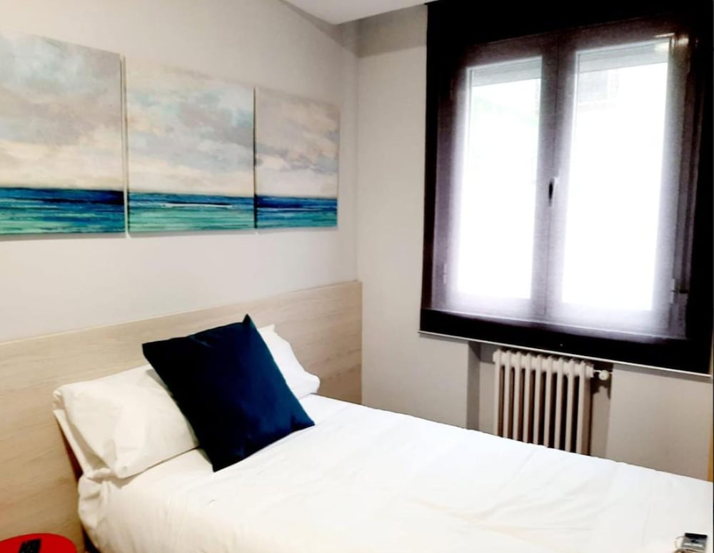 Hostal Lucia by gaiarooms 5/37