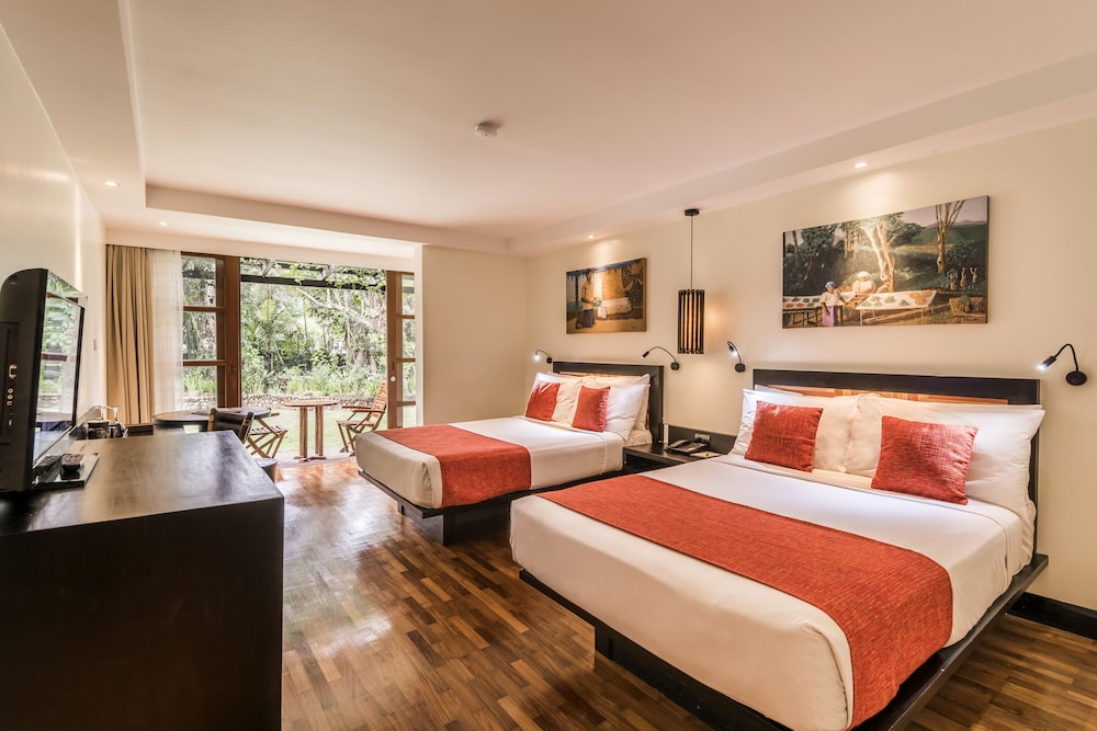 Superior, 1 Single and 2 Double Beds, Garden View