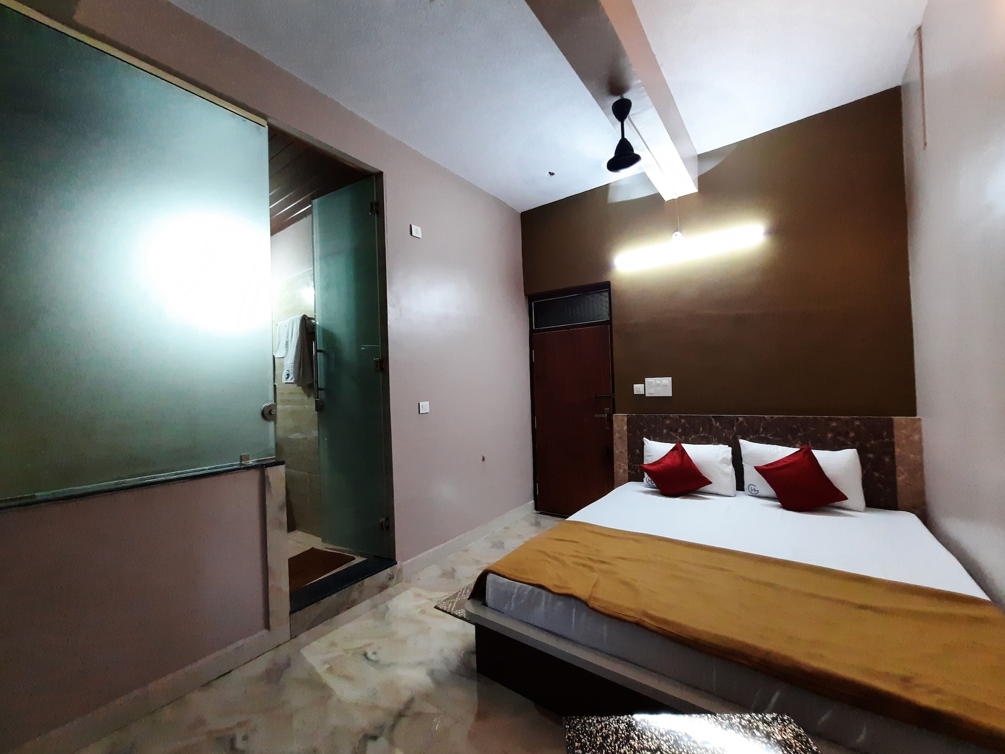 Studio, Double Bed