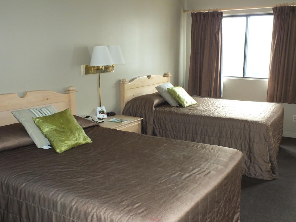 Condos And Hotel Stoneham 24/63