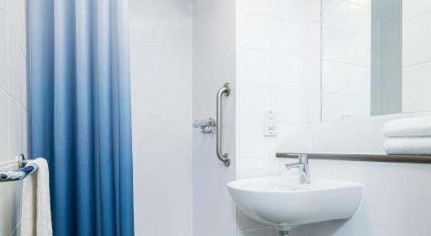Travelodge Lancaster M6 36/36