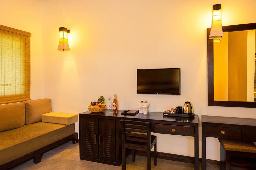 Chaarya Resort Spa By Chandrika 38/60