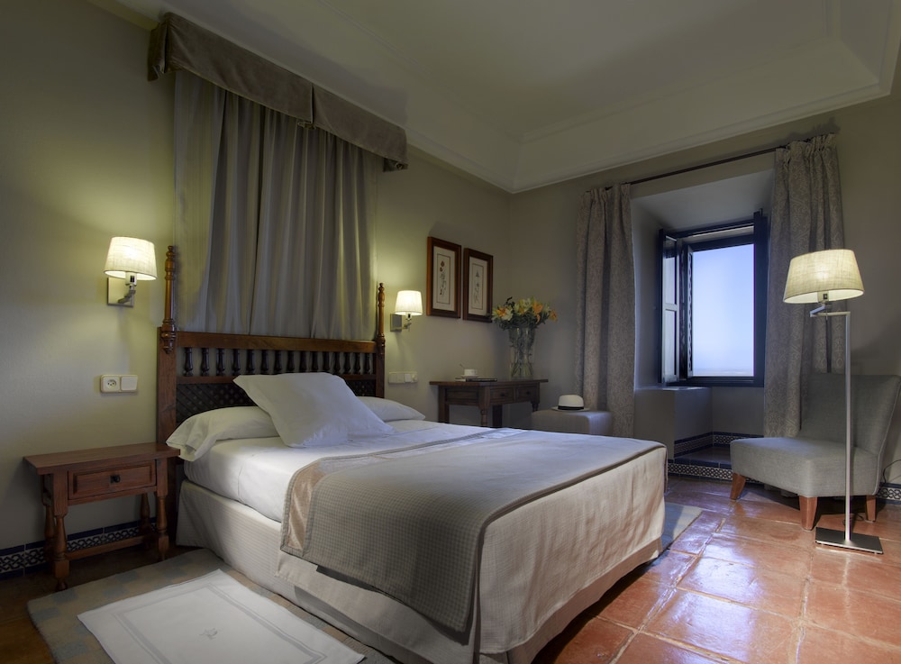 Parador De Carmona 12/40