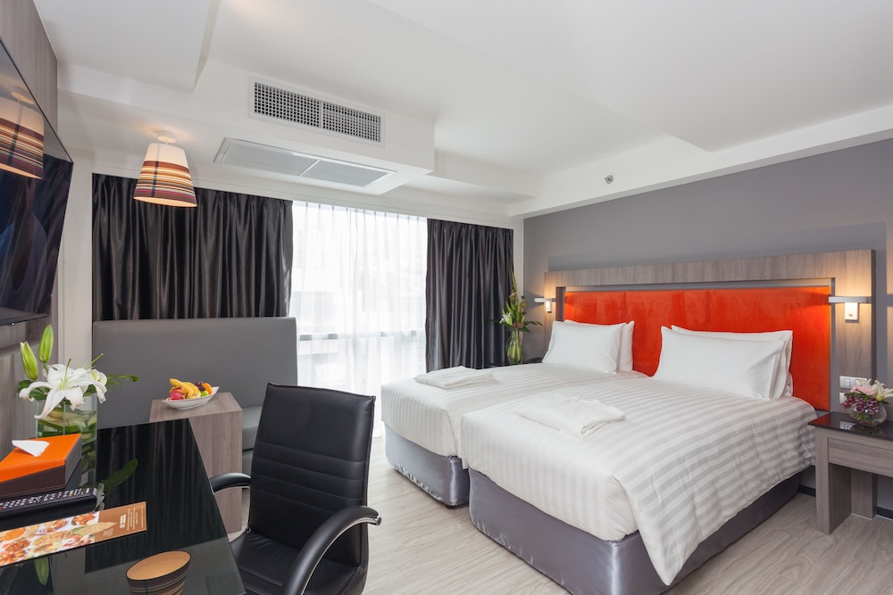 Grand 5 Hotel Plaza Sukhumvit Bangkok 23/63