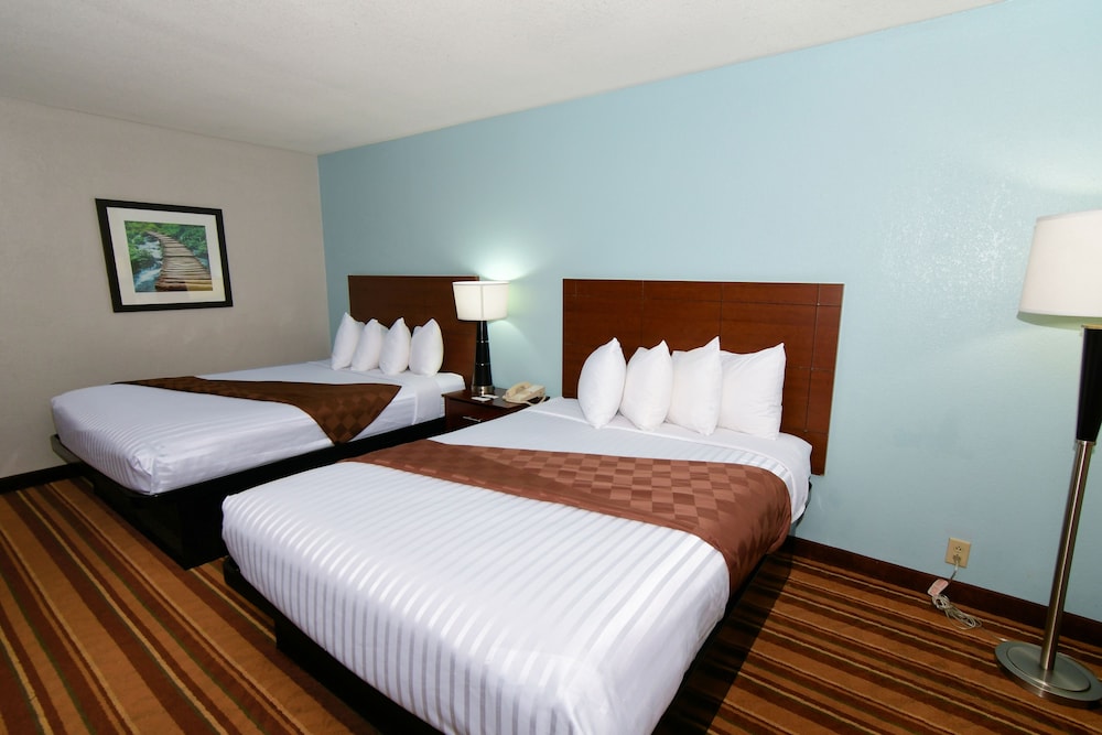 Rock Island Inn & Suites Marshalltown 15/55