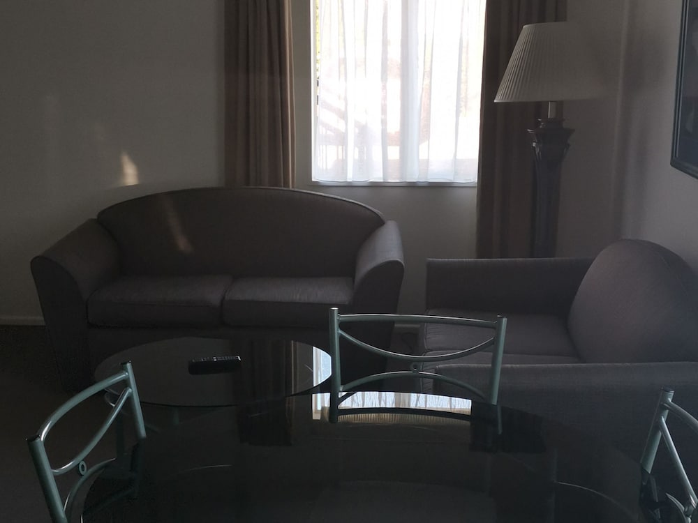 Milano Motor Lodge 30/36