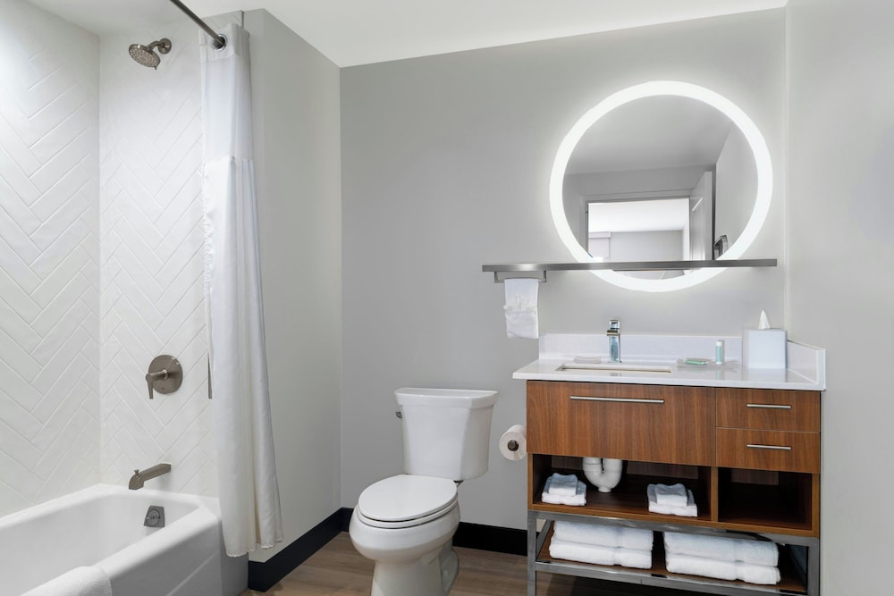 Towneplace Suites By Marriott Norfolk 34/35