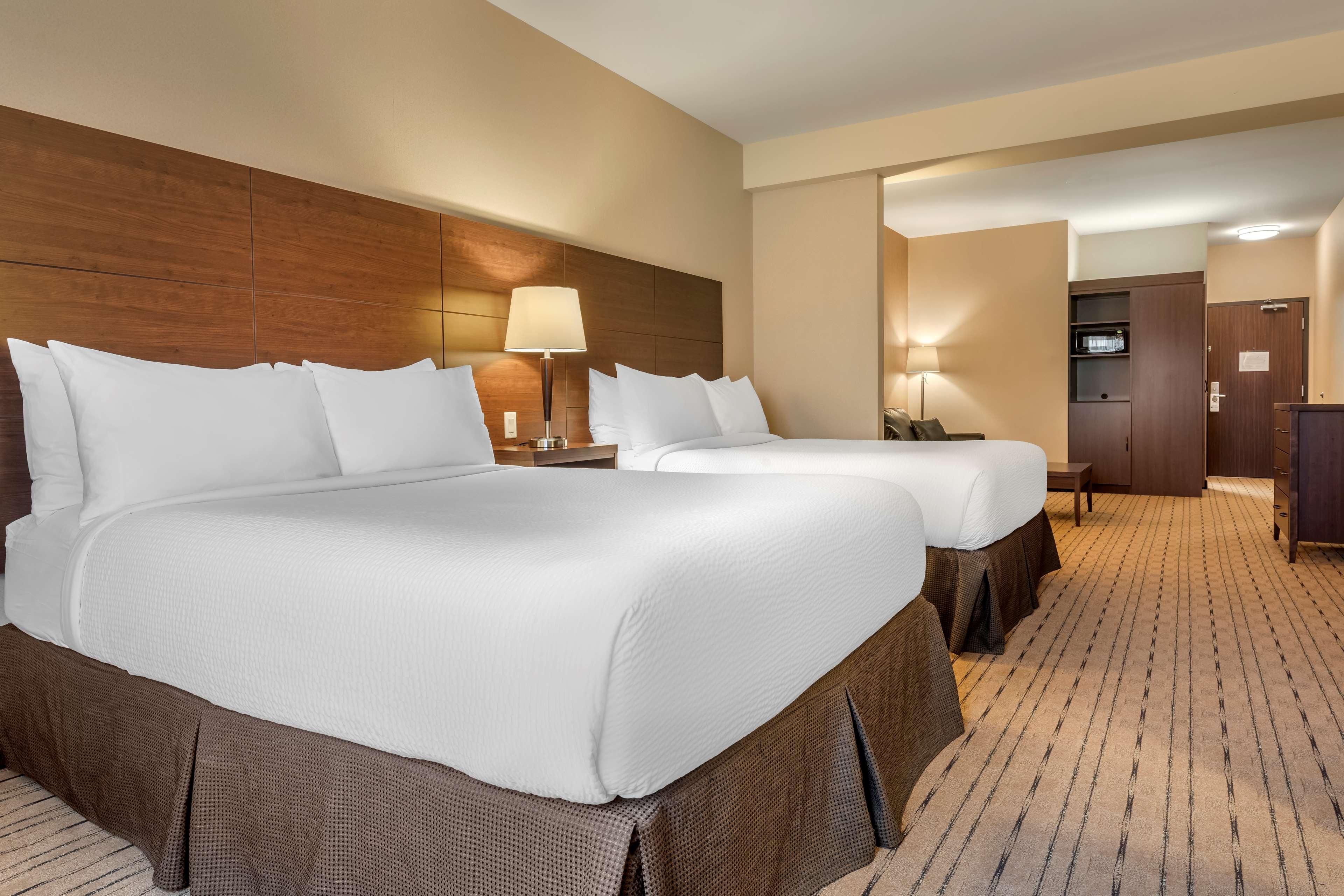 Suite, 2 Queen Beds